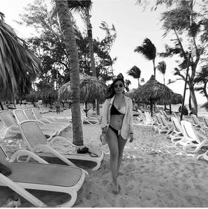 Meet your Posher, Abril